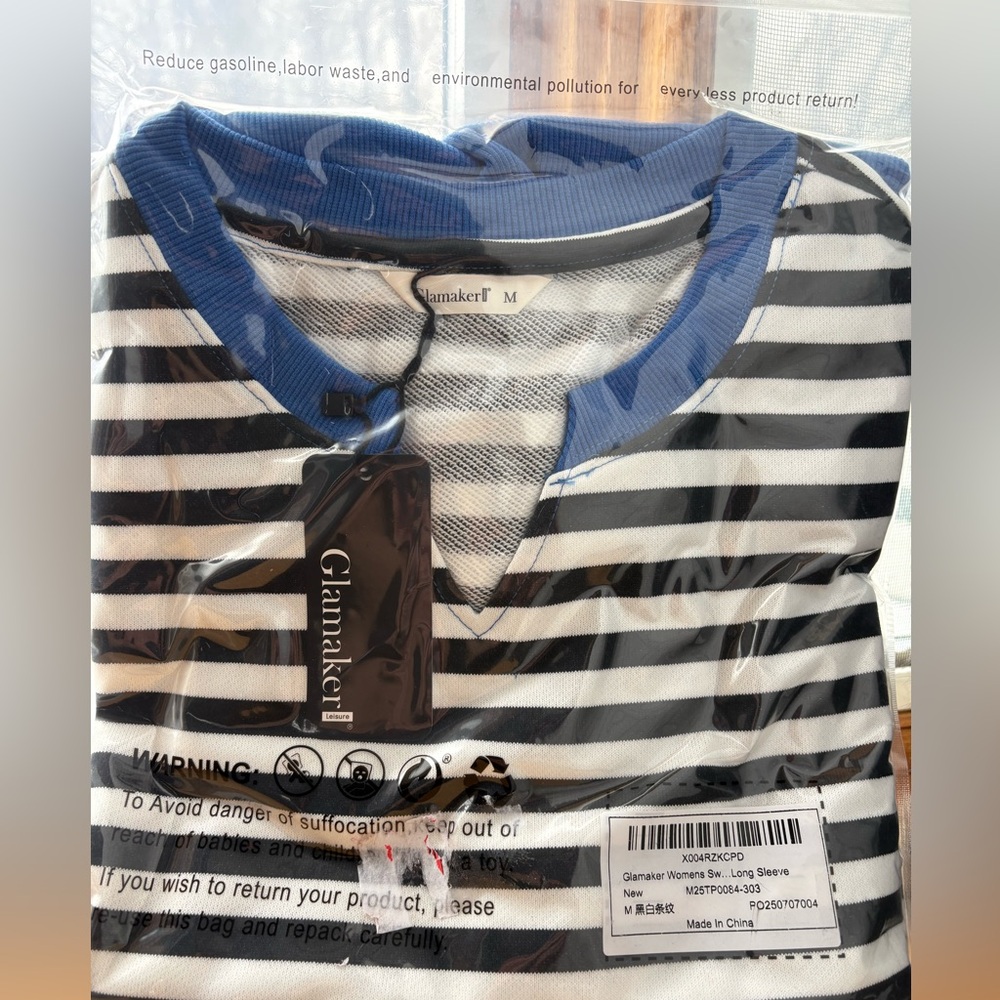 Women’s striped colorblock V‑neck pullover sweatshirt — Medium - Picture 7 of 7